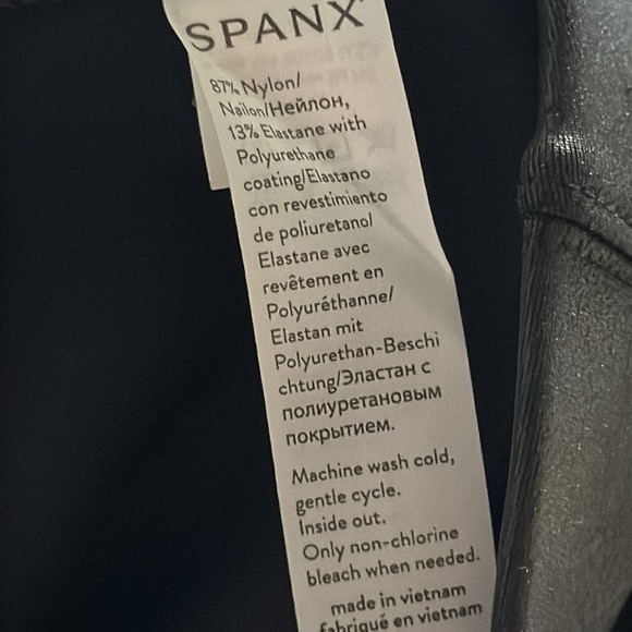 SPANX black faux leather skater skirt Sz S - Picture 8 of 11